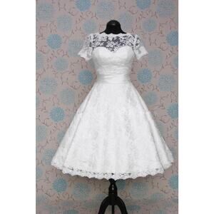 New Size 22W Vintage Style Lace Tea Length Wedding Dress with Short Sleeves